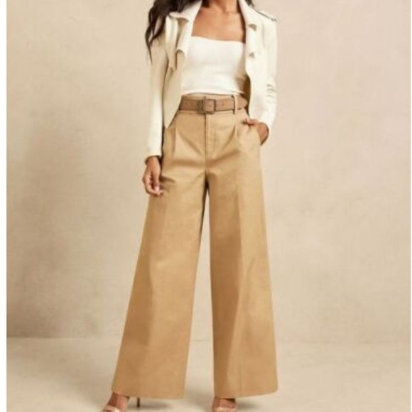 NWT! Banana Republic New British Kahki Palazzo Wide-Leg Chino Pant - Size 2P - Picture 2 of 3
